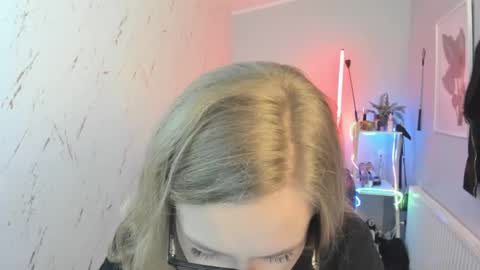 Holly online show from 10.08.25