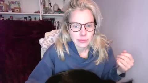 holly_bourbon online show from 04.07.26