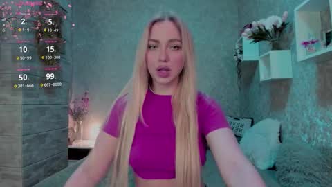 holly_molly8 online show from 10.30.25