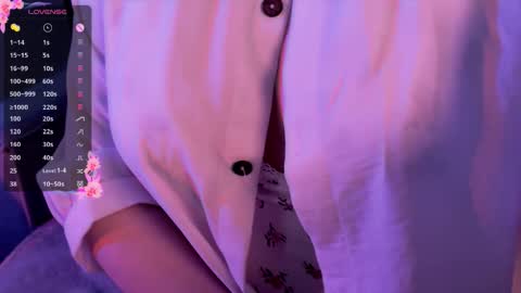 Snapshot of holly_molly_69 chatting on 11.24.25 Molly online show from 11.24.25