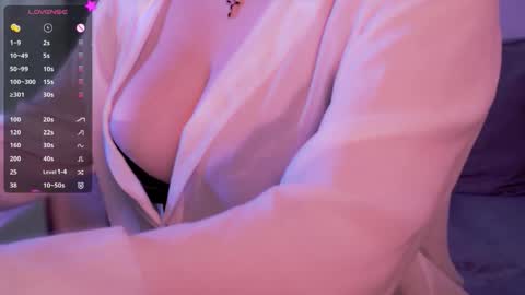 Snapshot of holly_molly_69 chatting on 01.11.26 Molly online show from 01.11.26