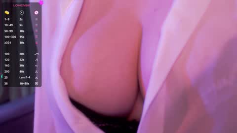 Snapshot of holly_molly_69 chatting on 01.18.26 Molly online show from 01.18.26