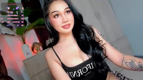 Snapshot of holly_preciousxx chatting on 05.10.26 Hi Im Precious online show from 05.10.26