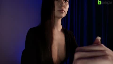 Snapshot of hollyextra chatting on 01.14.26 hollyextra online show from 01.14.26