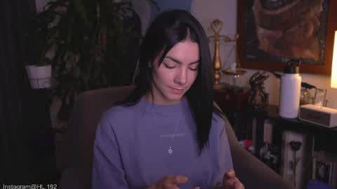 Snapshot of hollylinder_ chatting on 05.27.26 Holly Linder online show from 05.27.26