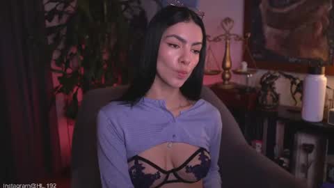 Snapshot of hollylinder_ chatting on 06.14.26 Holly Linder online show from 06.14.26