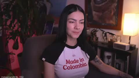 Snapshot of hollylinder_ chatting on 06.18.26 Holly Linder online show from 06.18.26