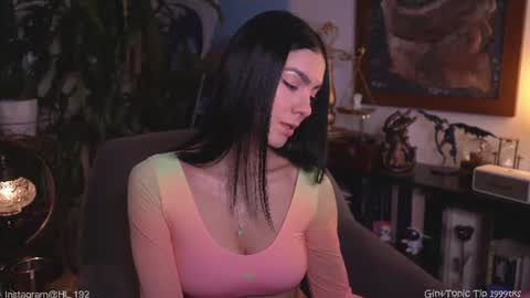 Snapshot of hollylinder_ chatting on 06.20.26 Holly Linder online show from 06.20.26