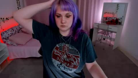 Snapshot of hollymally chatting on 06.02.26 Stella Sunny online show from 06.02.26