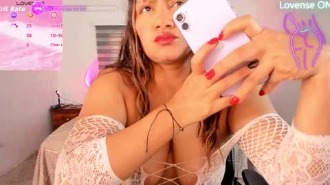 Snapshot of hollymollyxoxo chatting on 09.26.25 Molly online show from 09.26.25