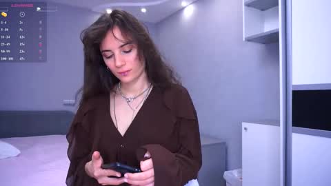 Snapshot of hollymonica chatting on 03.19.26 Delly online show from 03.19.26