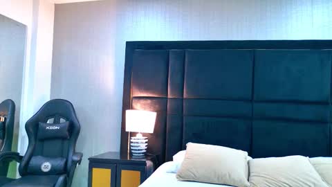 Snapshot of hollyolson chatting on 02.20.26 Holly online show from 02.20.26