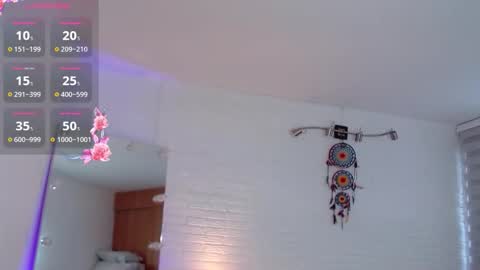 hollyt1 online show from 10.03.25