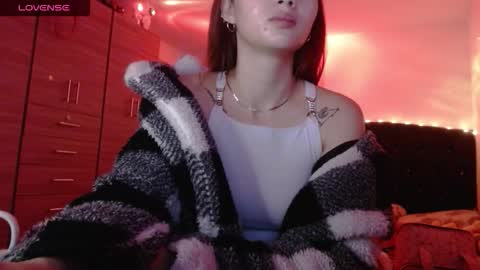 Juli online show from 10.15.25