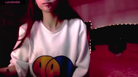 Juli online show from 11.20.25