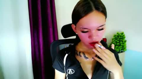 Snapshot of holy_maxine chatting on 02.03.26 holy_maxine online show from 02.03.26