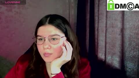 Welcome guys  Pleasure to see you all here  My name is MichaelaTip menu is active Private is open  online show from 03.25.26