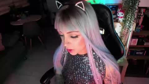 Snapshot of holypurpleee chatting on 02.12.26 Mila Purple online show from 02.12.26