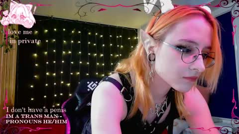 Snapshot of honelin chatting on 03.11.25 Honelints boyblonde hair AsterMIntfemboybrown hair online show from 03.11.25