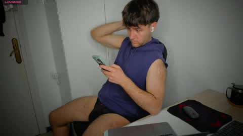 Snapshot of honestandrew chatting on 04.07.26 Andrew online show from 04.07.26