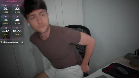Snapshot of honestandrew chatting on 04.24.26 Andrew online show from 04.24.26