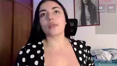 Snapshot of honey_aynur chatting on 09.17.25 Honey Aynu online show from 09.17.25
