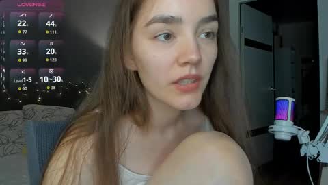 Snapshot of honey_chantal chatting on 06.08.26 Chantal online show from 06.08.26