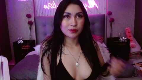 honey_doll_x online show from 05.12.26