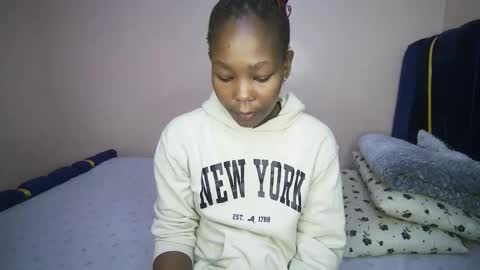 Snapshot of honey_nubia0 chatting on 12.21.25 honey_nubia0 online show from 12.21.25