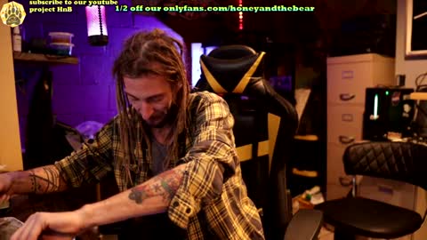 Honey and Bear online show from 01.10.25