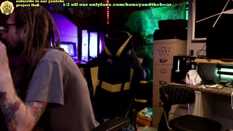 Honey and Bear online show from 01.20.25