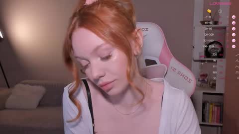 Snapshot of honeyautumn chatting on 02.13.26 honeyautumn online show from 02.13.26