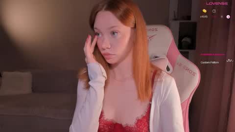 Snapshot of honeyautumn chatting on 02.25.26 honeyautumn online show from 02.25.26