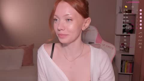 Snapshot of honeyautumn chatting on 03.11.26 honeyautumn online show from 03.11.26