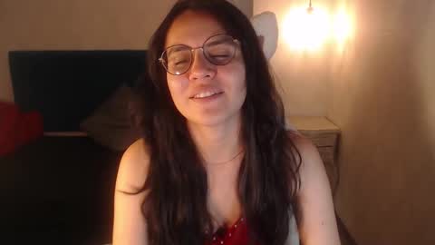 Snapshot of honeybuu_ chatting on 03.16.26 Emily online show from 03.16.26