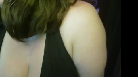 Snapshot of honeychambers chatting on 08.04.26 honeychambers online show from 08.04.26