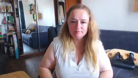 Snapshot of honeydewmolly chatting on 07.01.26 HoneydewMolly online show from 07.01.26