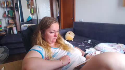 Snapshot of honeydewmolly chatting on 07.04.26 HoneydewMolly online show from 07.04.26