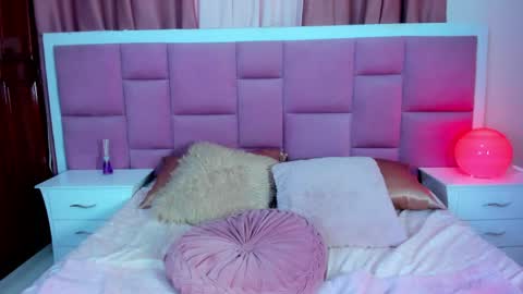 Snapshot of honeymoon_sariel chatting on 05.24.26 honeymoon_sariel online show from 05.24.26