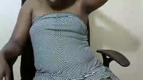 Snapshot of honeymuny chatting on 10.26.25 Honeymuny online show from 10.26.25