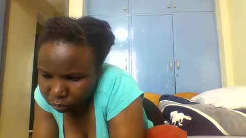 Snapshot of honeymuny chatting on 11.02.25 Honeymuny online show from 11.02.25