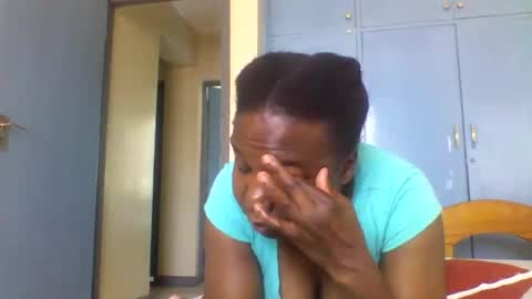 Snapshot of honeymuny chatting on 11.06.25 Honeymuny online show from 11.06.25