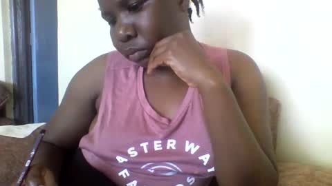 Snapshot of honeymuny chatting on 11.14.25 Honeymuny online show from 11.14.25