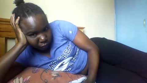 Snapshot of honeymuny chatting on 11.16.25 Honeymuny online show from 11.16.25