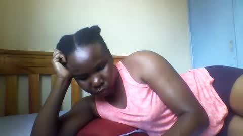 Snapshot of honeymuny chatting on 11.20.25 Honeymuny online show from 11.20.25