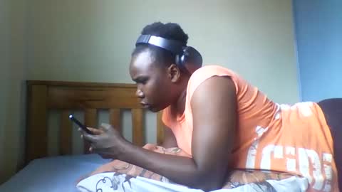 Snapshot of honeymuny chatting on 11.21.25 Honeymuny online show from 11.21.25