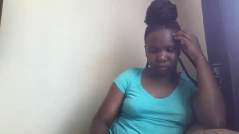 Snapshot of honeymuny chatting on 11.30.25 Honeymuny online show from 11.30.25