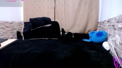 Snapshot of honeypussy3021 chatting on 03.06.26 Victoria online show from 03.06.26