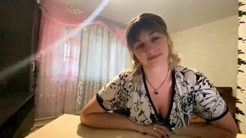 Snapshot of honeyrose333 chatting on 09.24.25 Vita online show from 09.24.25