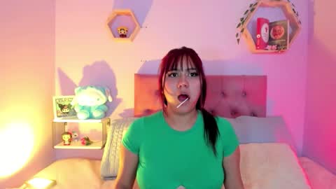 Snapshot of honeyskow chatting on 02.03.26 Honey online show from 02.03.26